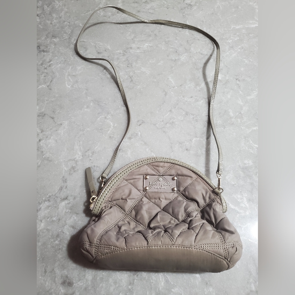📢 VINTAGE ALERT!* kate spade quilted cross body bag